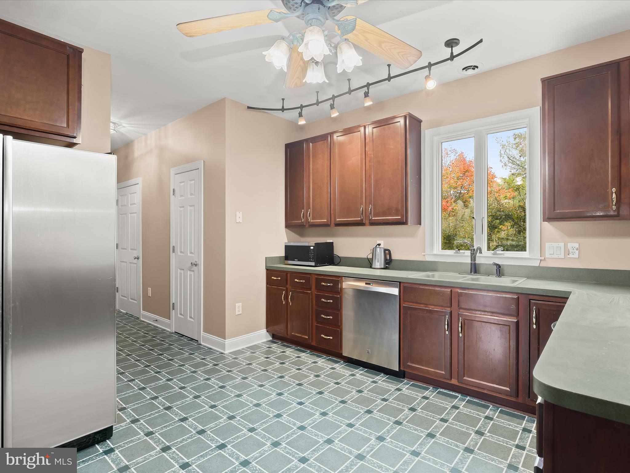 BENNETT ESTATES - Residential