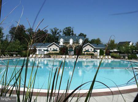 STONE SPRINGS CONDOMINIUMS - Residential