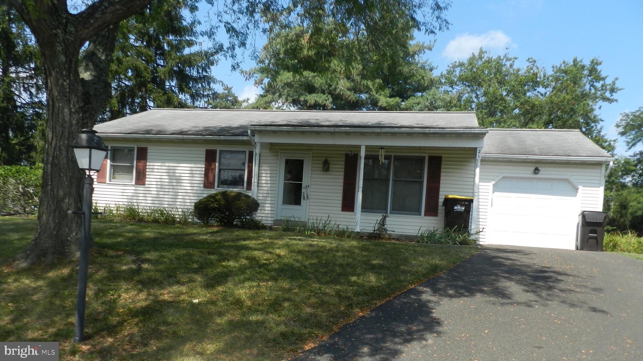 Cozy three bedroom, one bath rancher. This home has central air, full basement, attached one-car garage, combination kitchen/dining room.
This home is situated on the largest lot in the development.