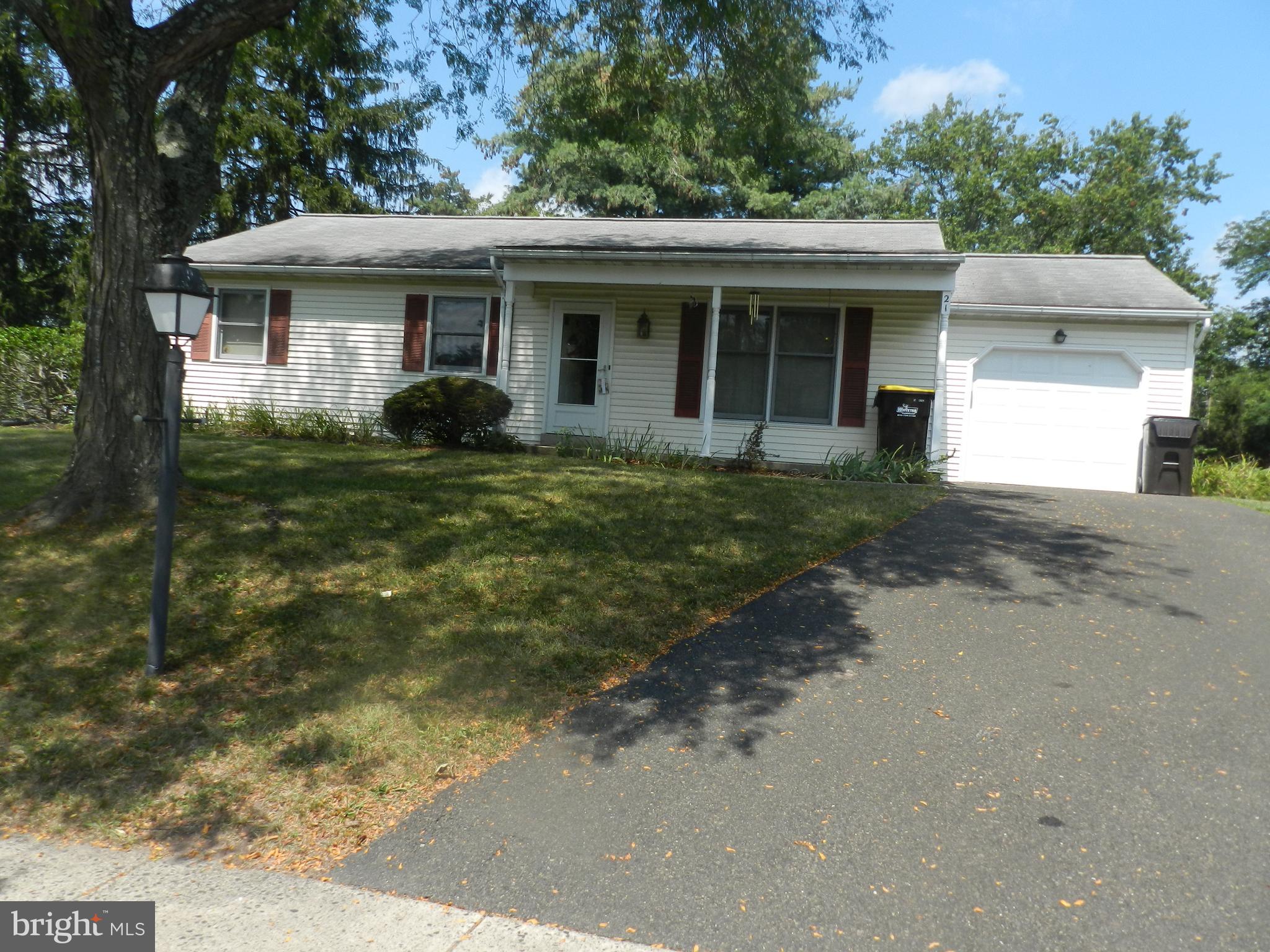 Cozy three bedroom, one bath rancher. This home has central air, full basement, attached one-car garage, combination kitchen/dining room.
This home is situated on the largest lot in the development.