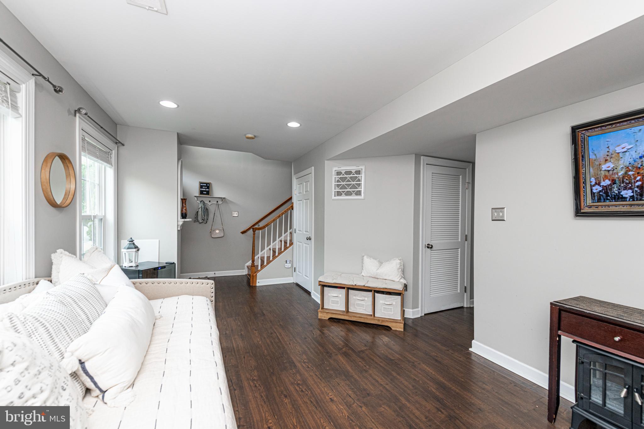 3219 ELLINGTON LANE