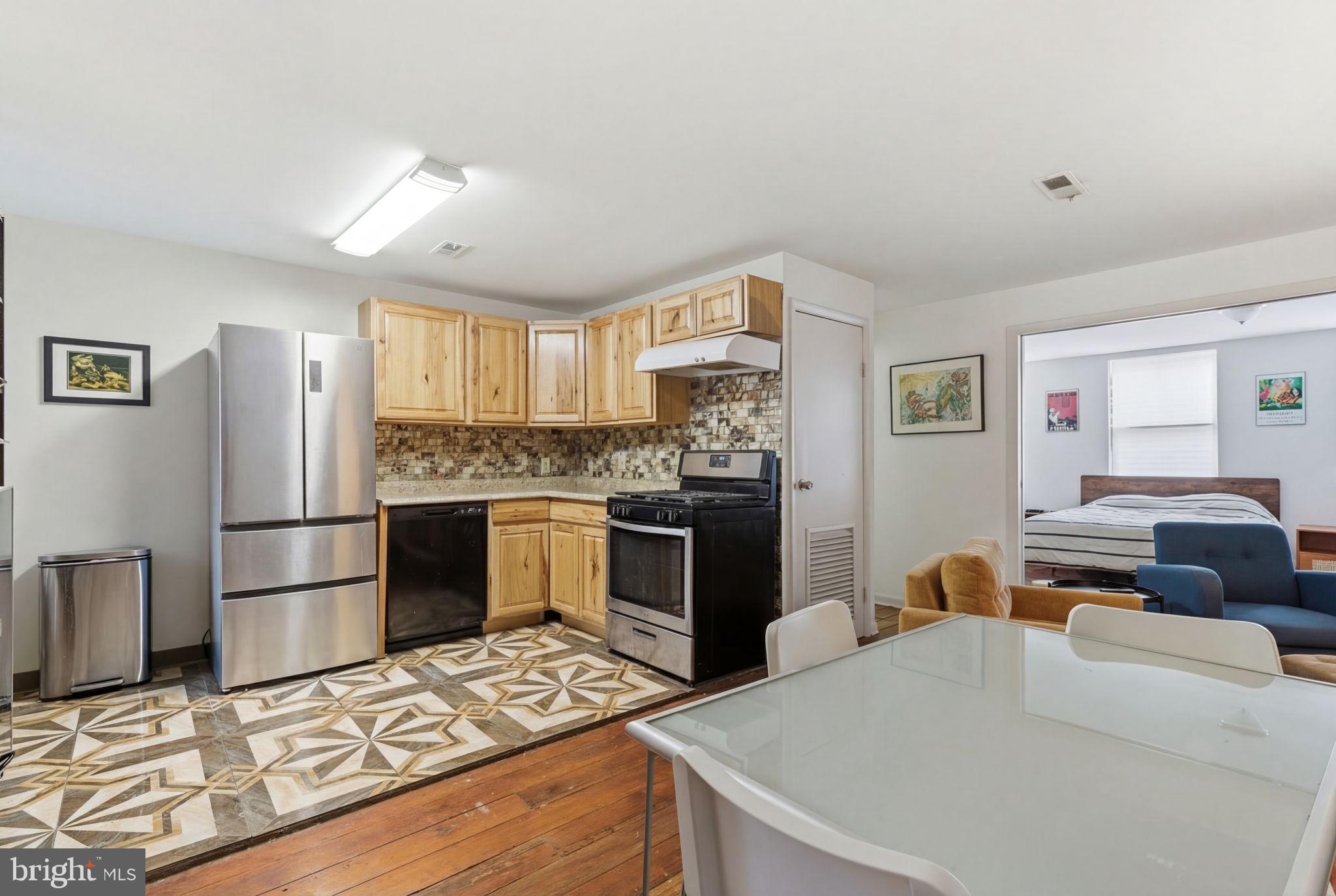 RITTENHOUSE SQUARE - Residential Income