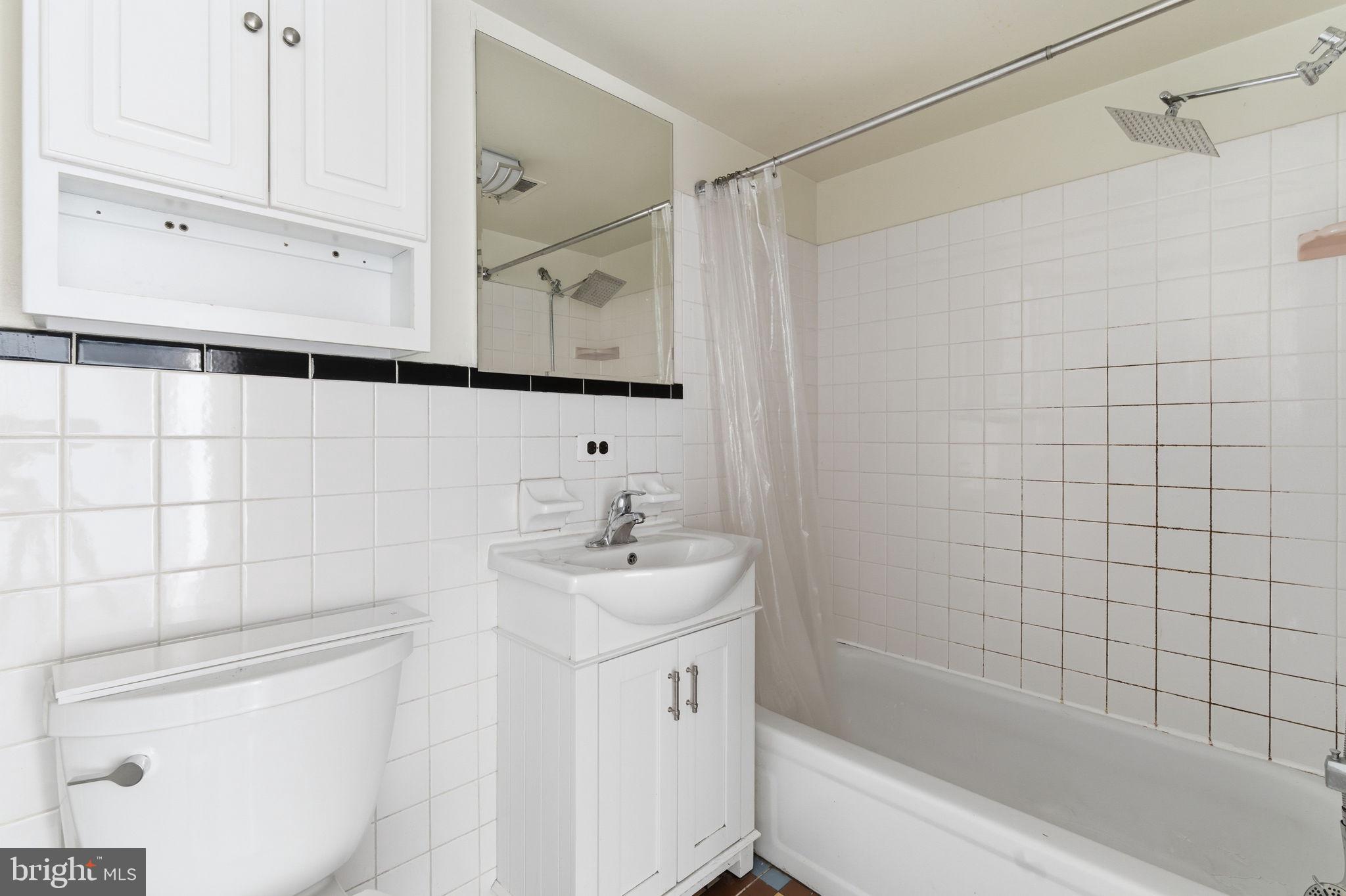 RITTENHOUSE SQUARE - Residential Income