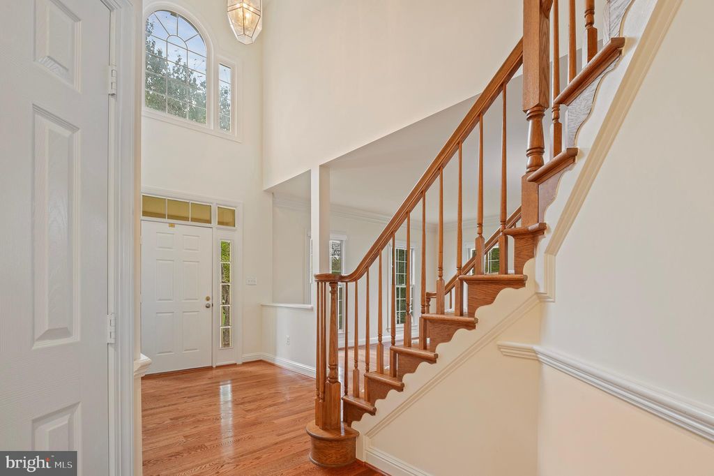 Photo of 10604 Maplecrest Lane, ROCKVILLE, MD 20854 (MLS # MDMC2204312)