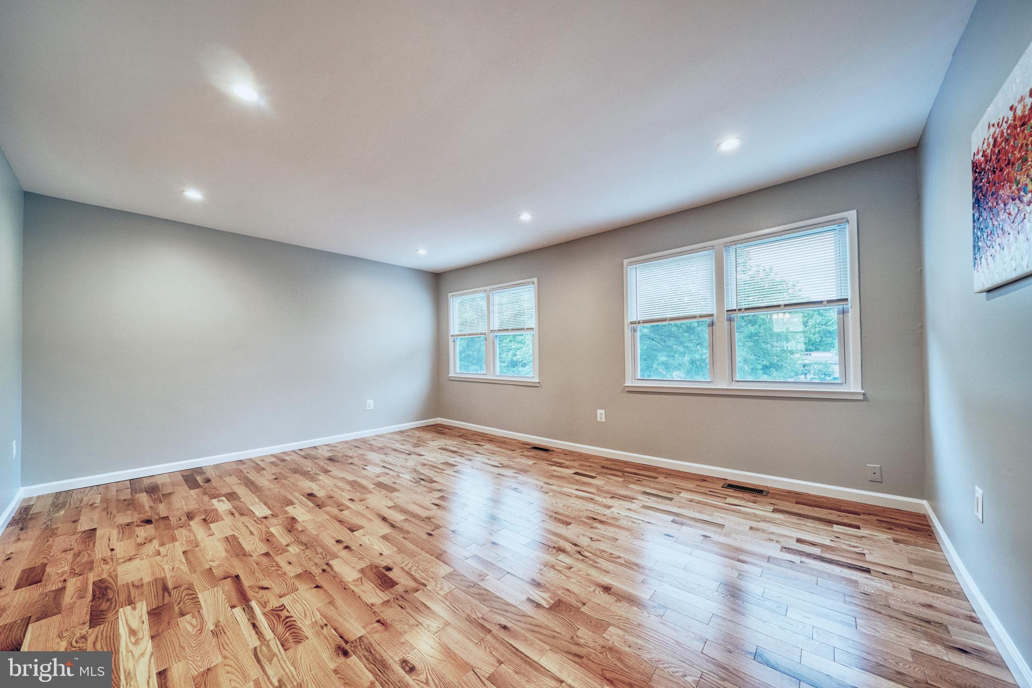 VILLAGE GATE - Residential