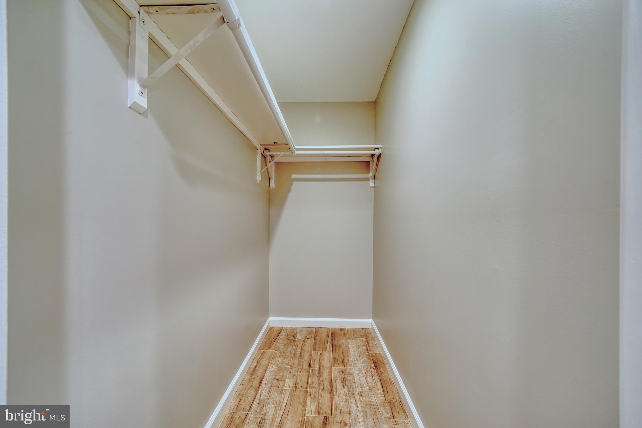 VILLAGE GATE - Residential