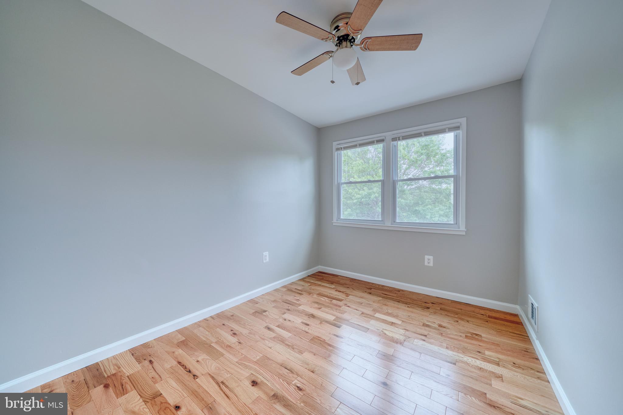 VILLAGE GATE - Residential