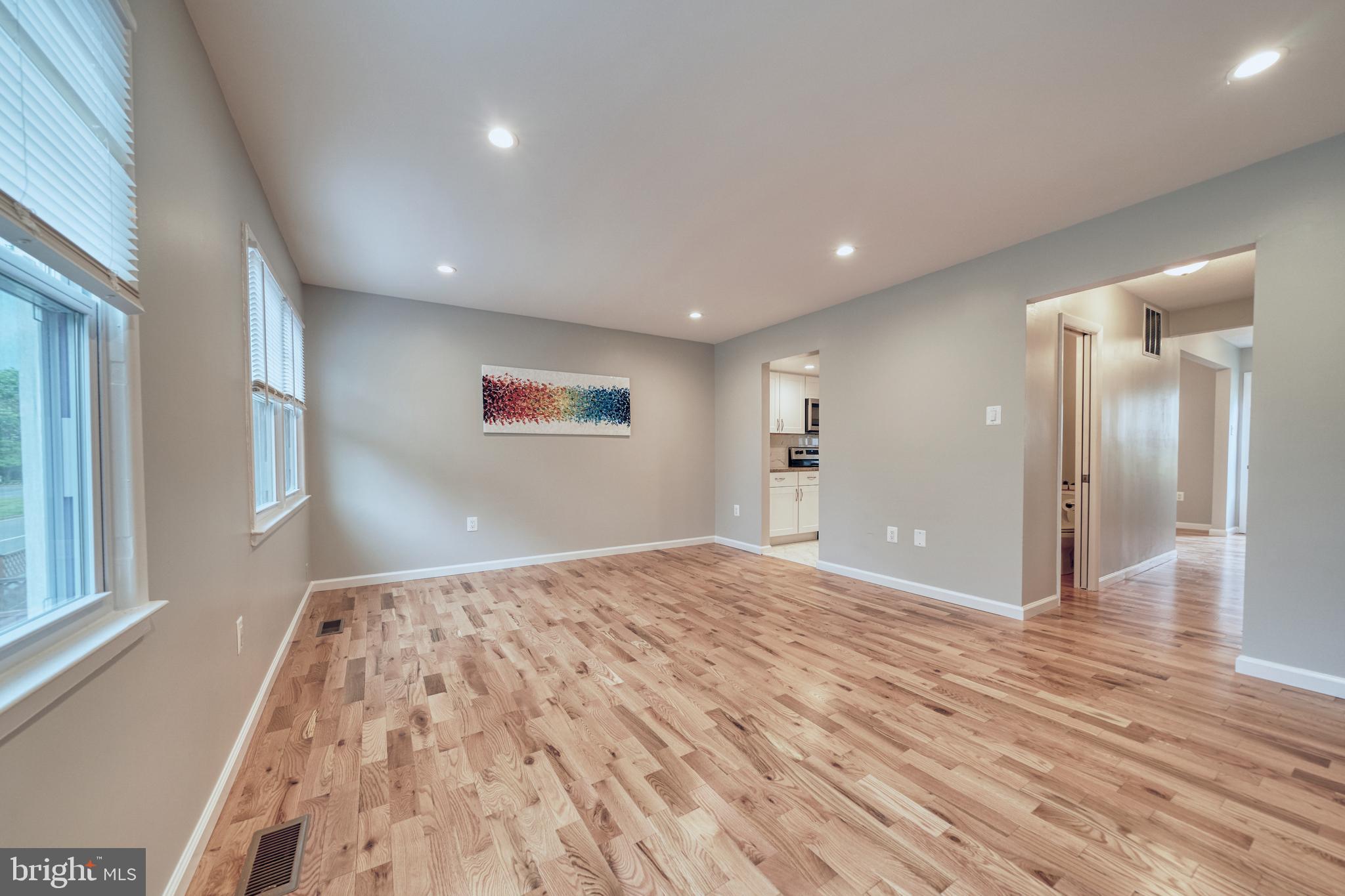 VILLAGE GATE - Residential