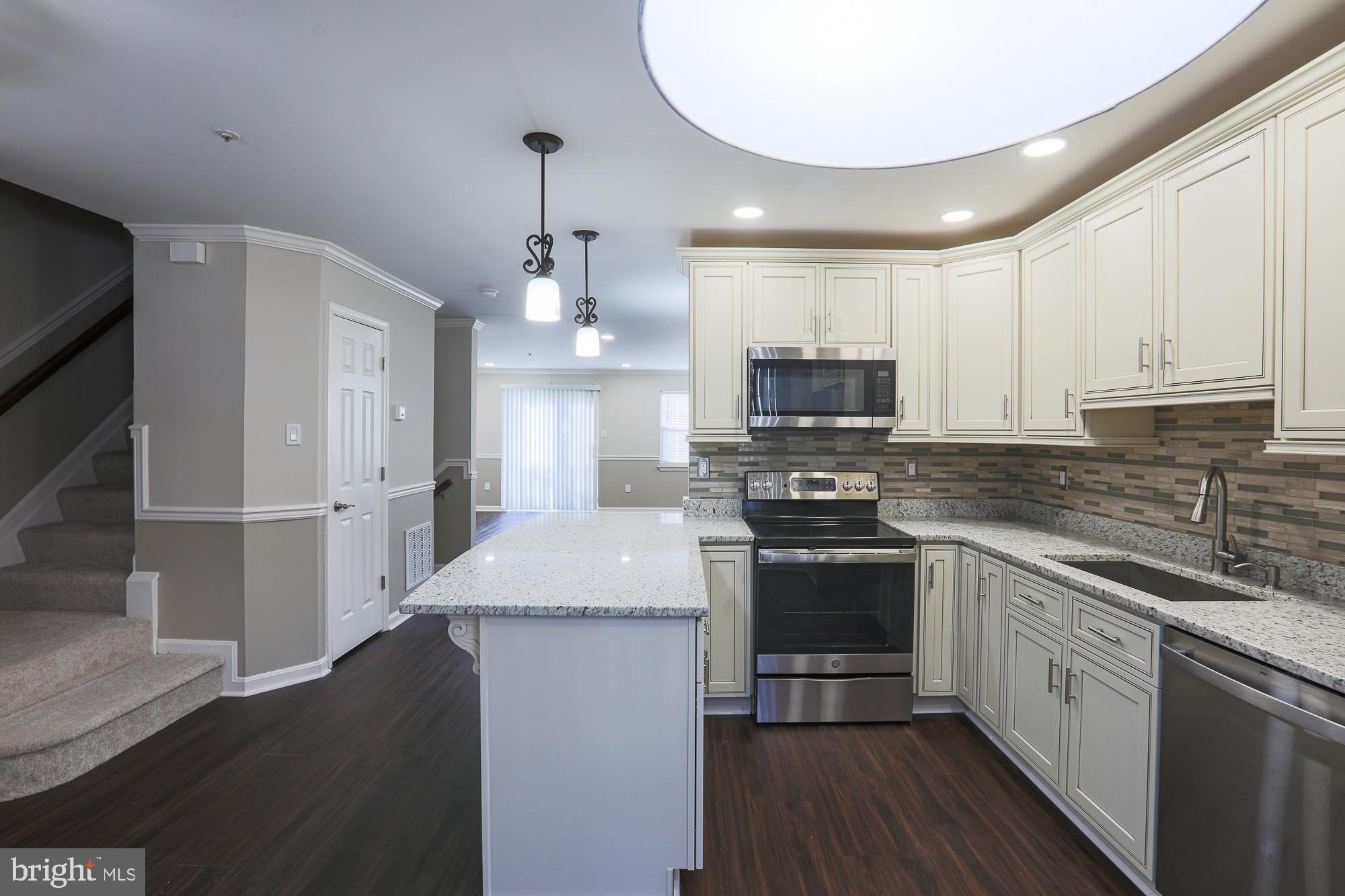 KINGS POINT - Residential