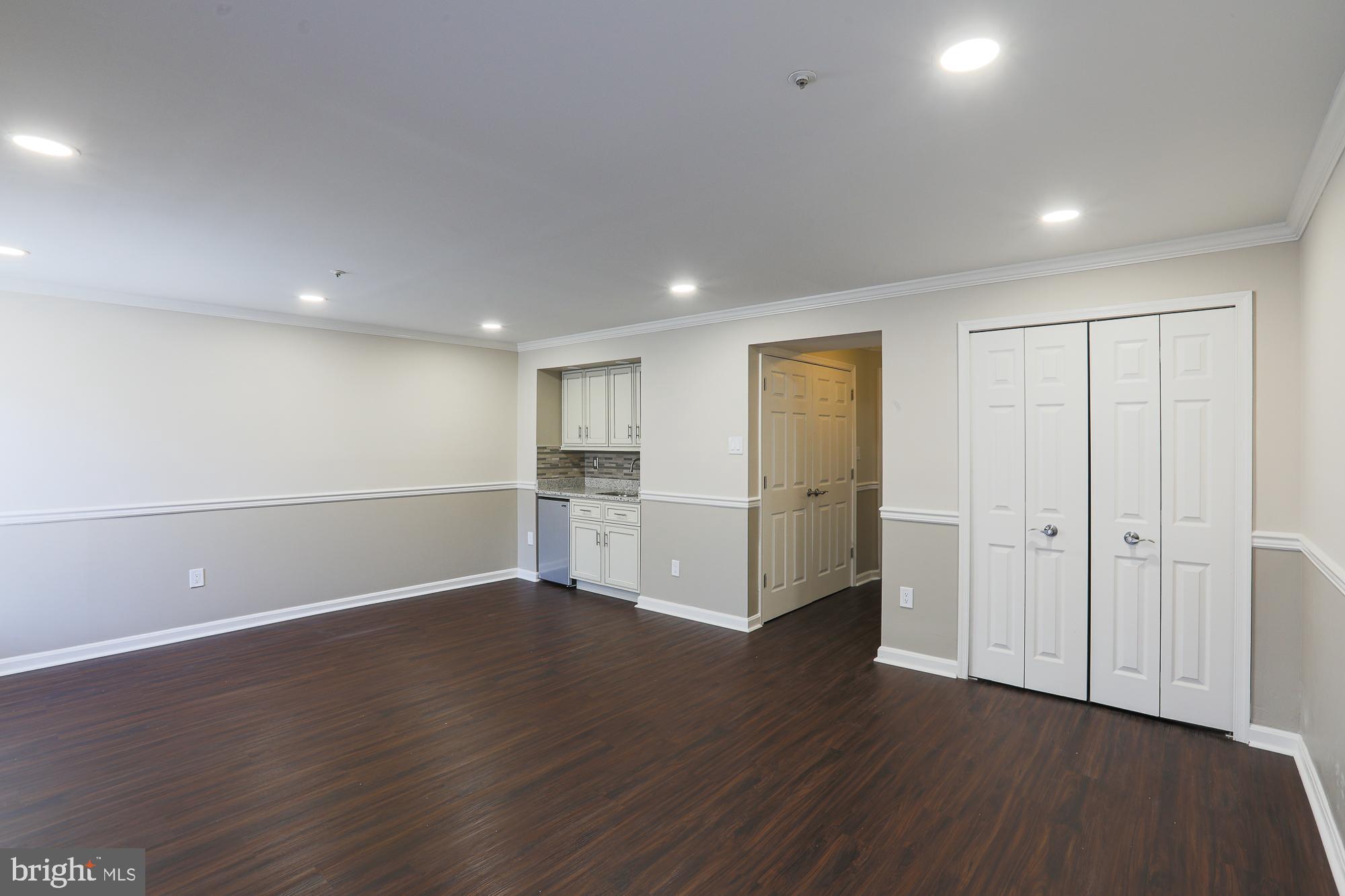 KINGS POINT - Residential