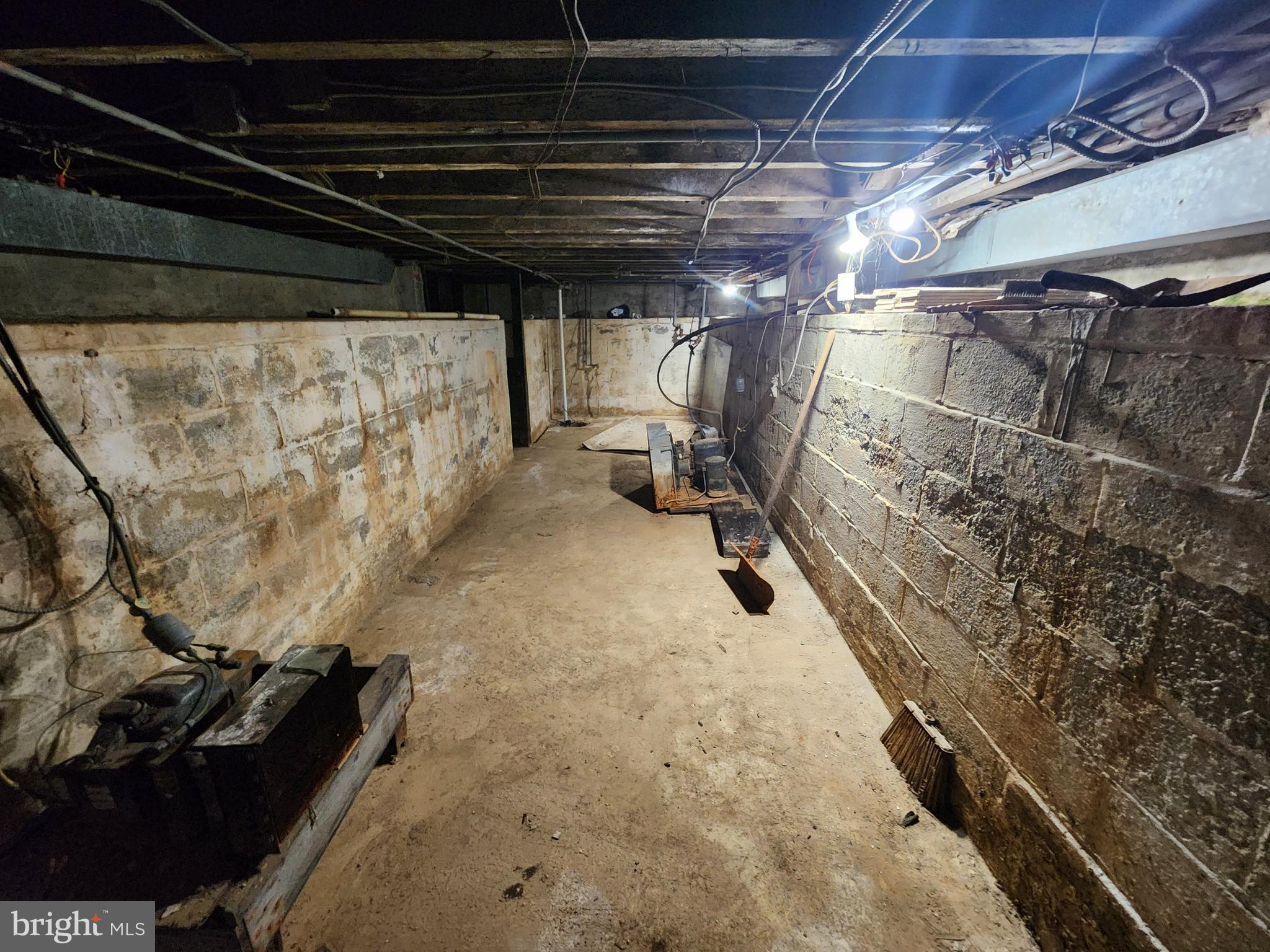 SANDTOWN-WINCHESTER - Residential