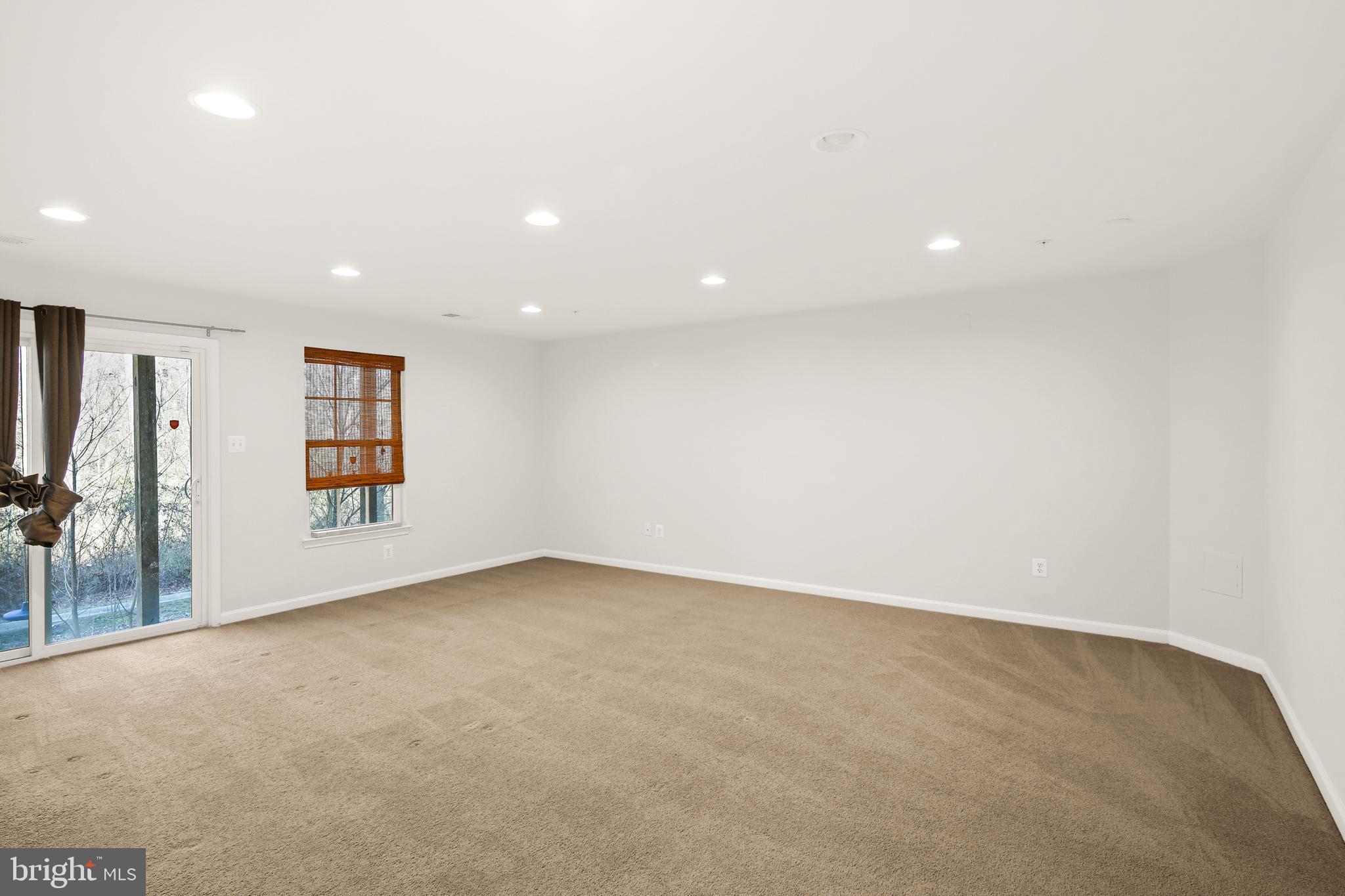 DORCHESTER WOODS - Residential Lease