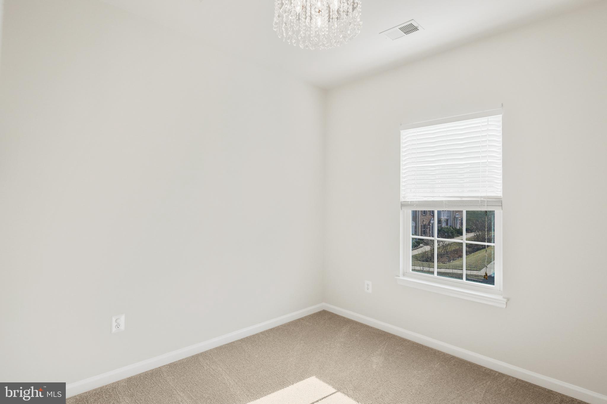 DORCHESTER WOODS - Residential Lease