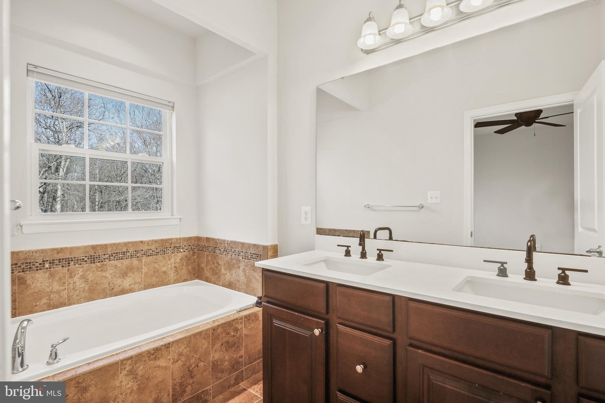 DORCHESTER WOODS - Residential Lease