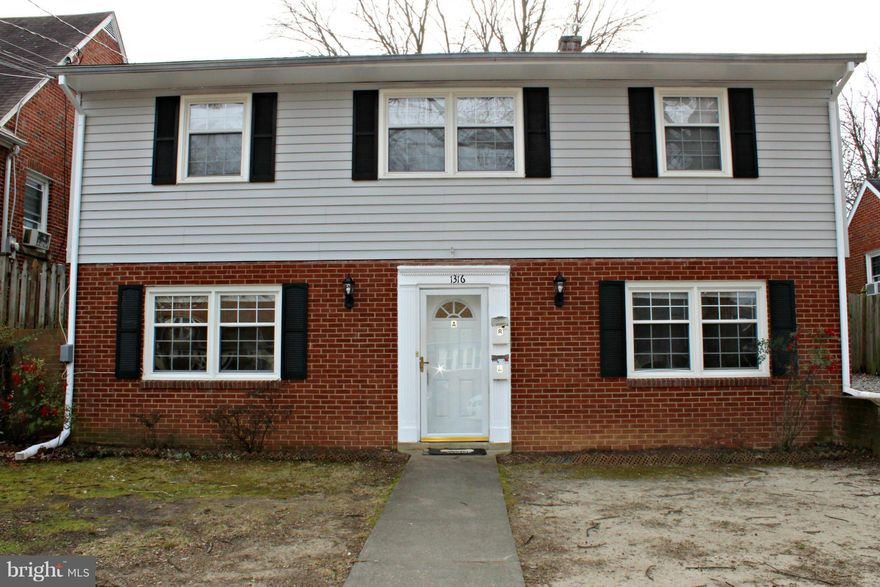 Charming downstairs duplex. Fresh paint, new flooring, professionally cleaned & ready for move in!    2 bedroom/1 bathroom centrally located.  Rent includes: WATER, TRASH & LAWN MAINTENANCE.  NO pets