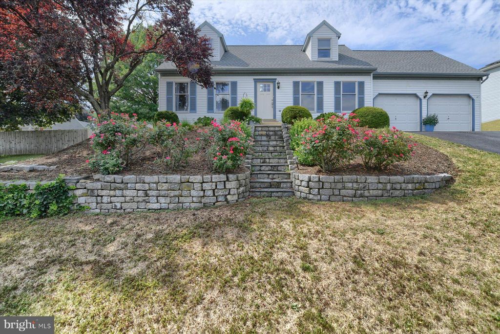 Photo of 905 Hillside Avenue, Elizabethtown, PA 17022 (MLS # PALA2054190)