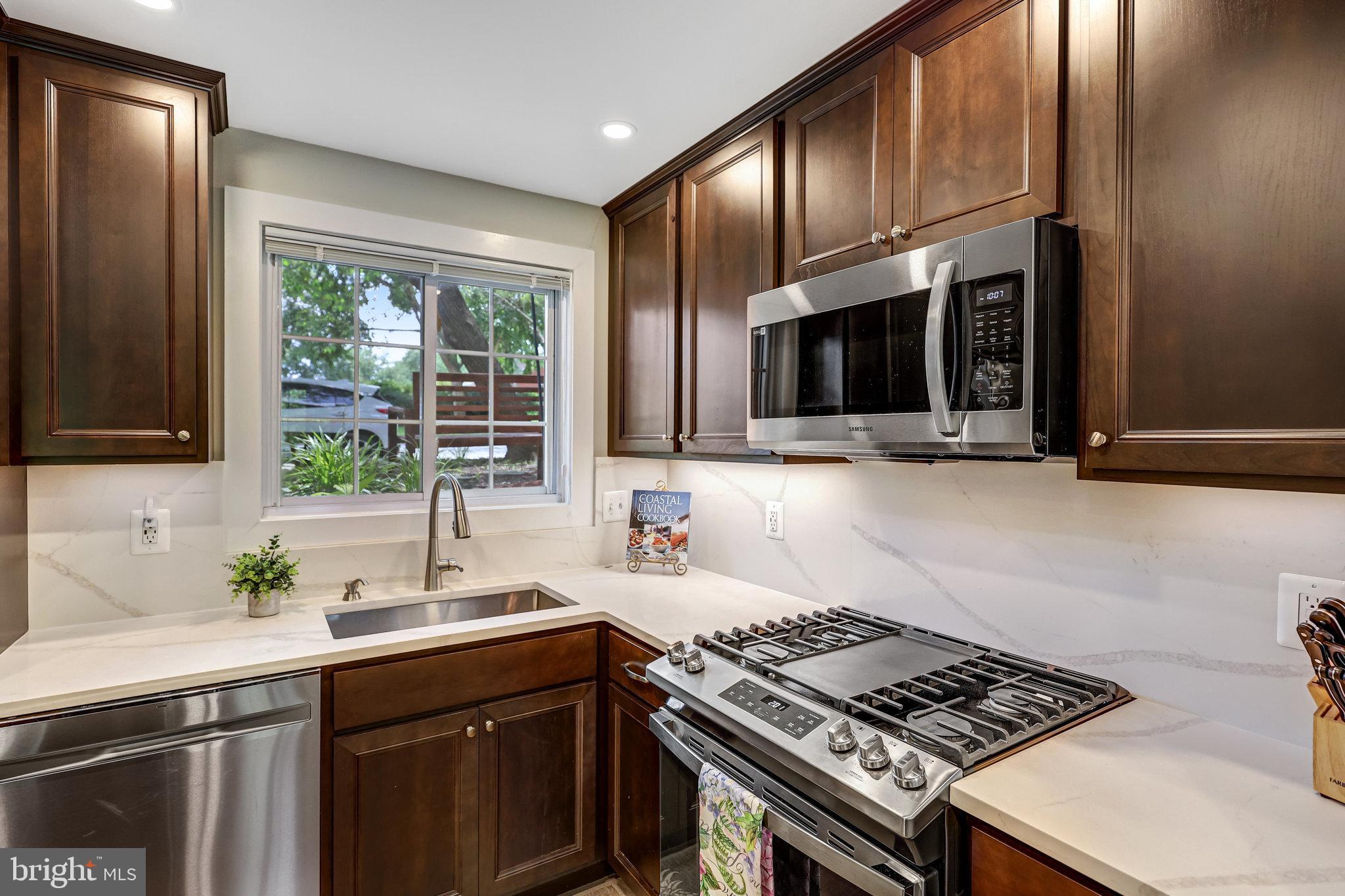 3237 RAVENSWORTH PLACE