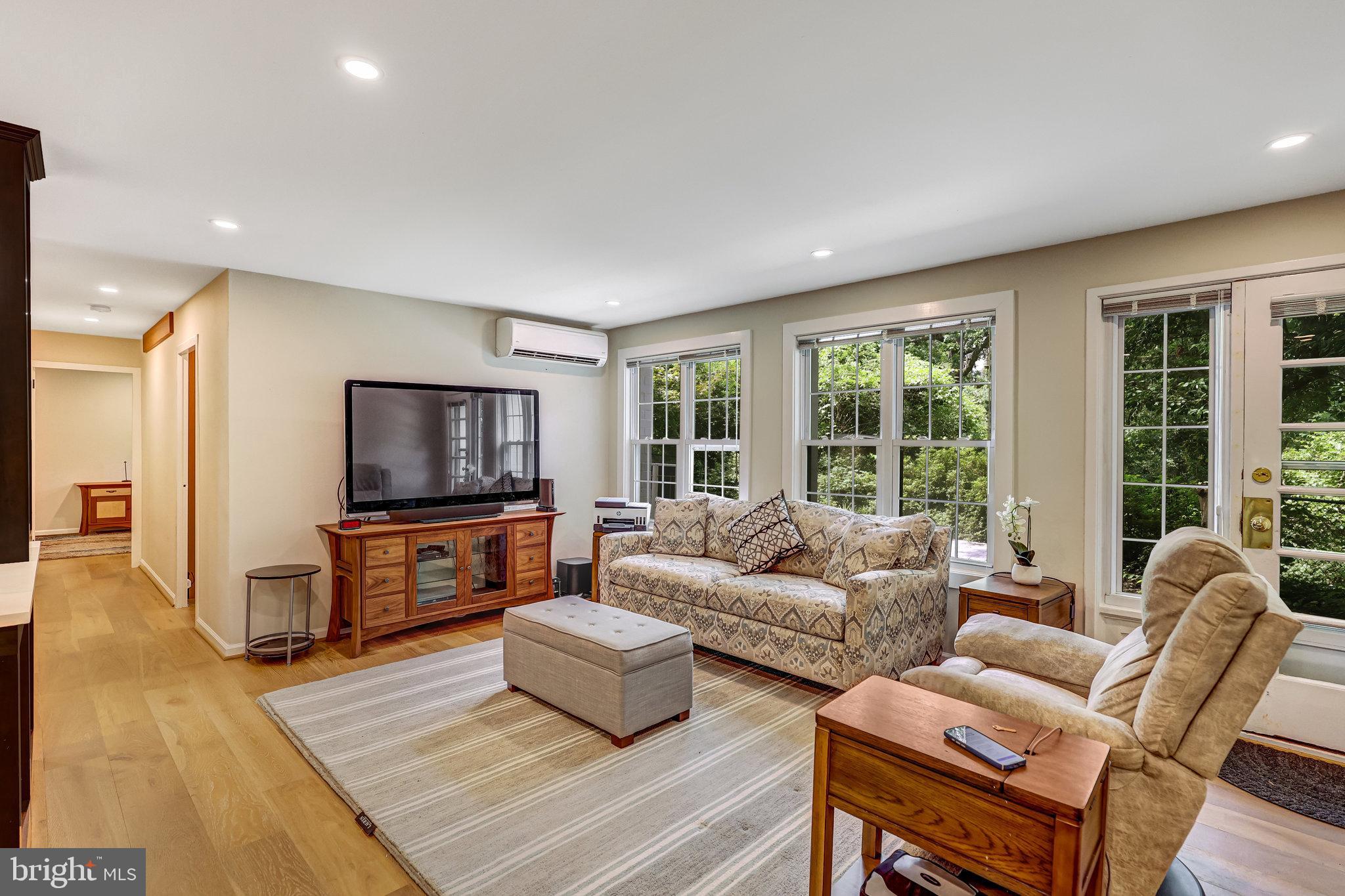 3237 RAVENSWORTH PLACE