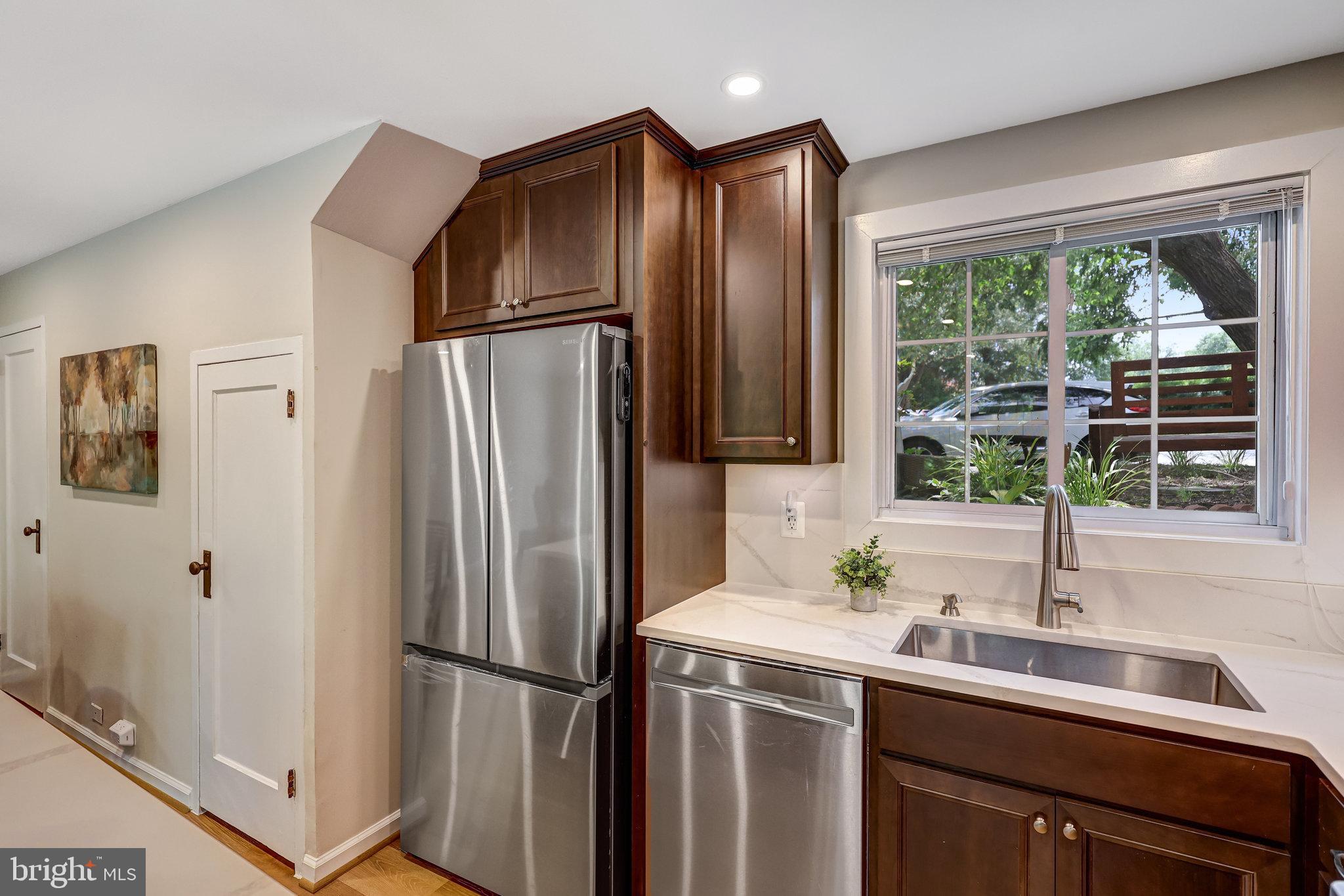 3237 RAVENSWORTH PLACE