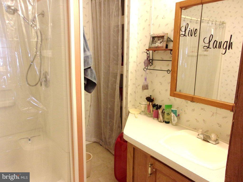 RESTLESS OAKS VILLAGE MHP - Residential