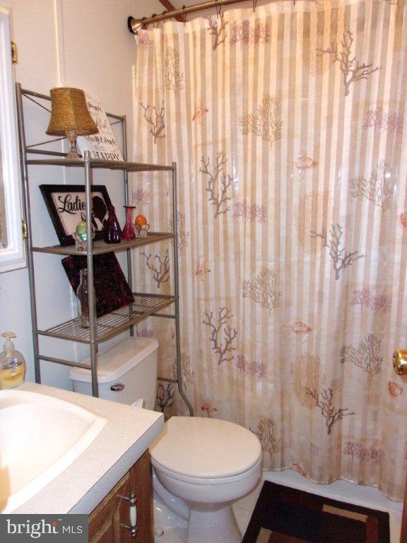 RESTLESS OAKS VILLAGE MHP - Residential