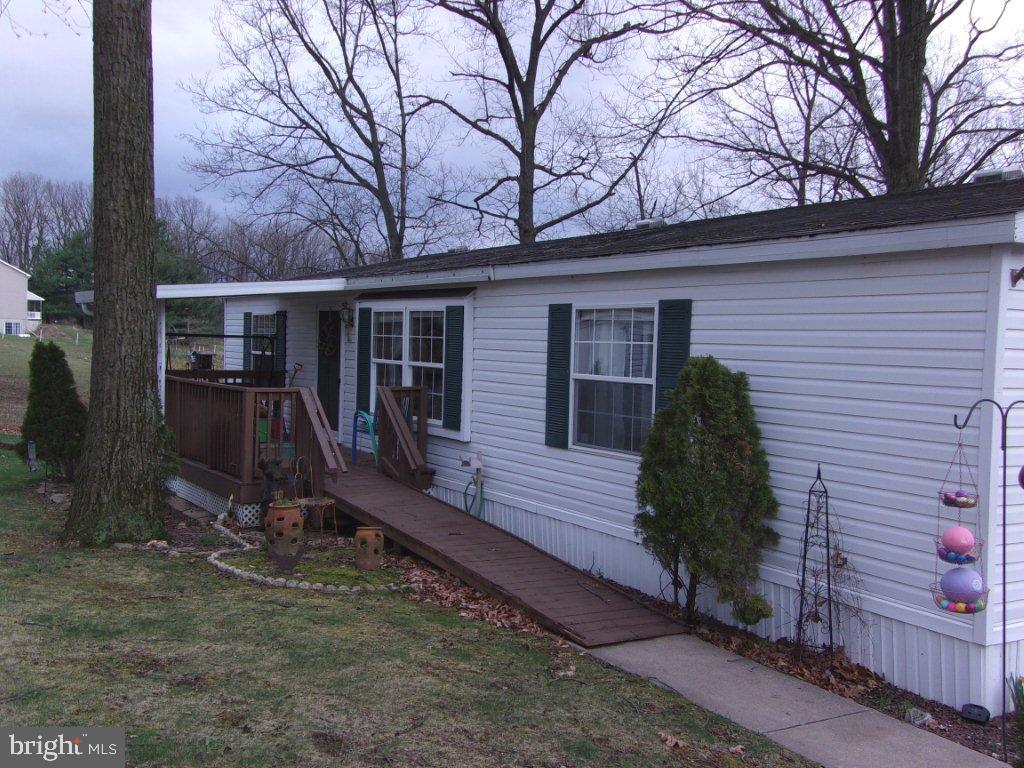 RESTLESS OAKS VILLAGE MHP - Residential