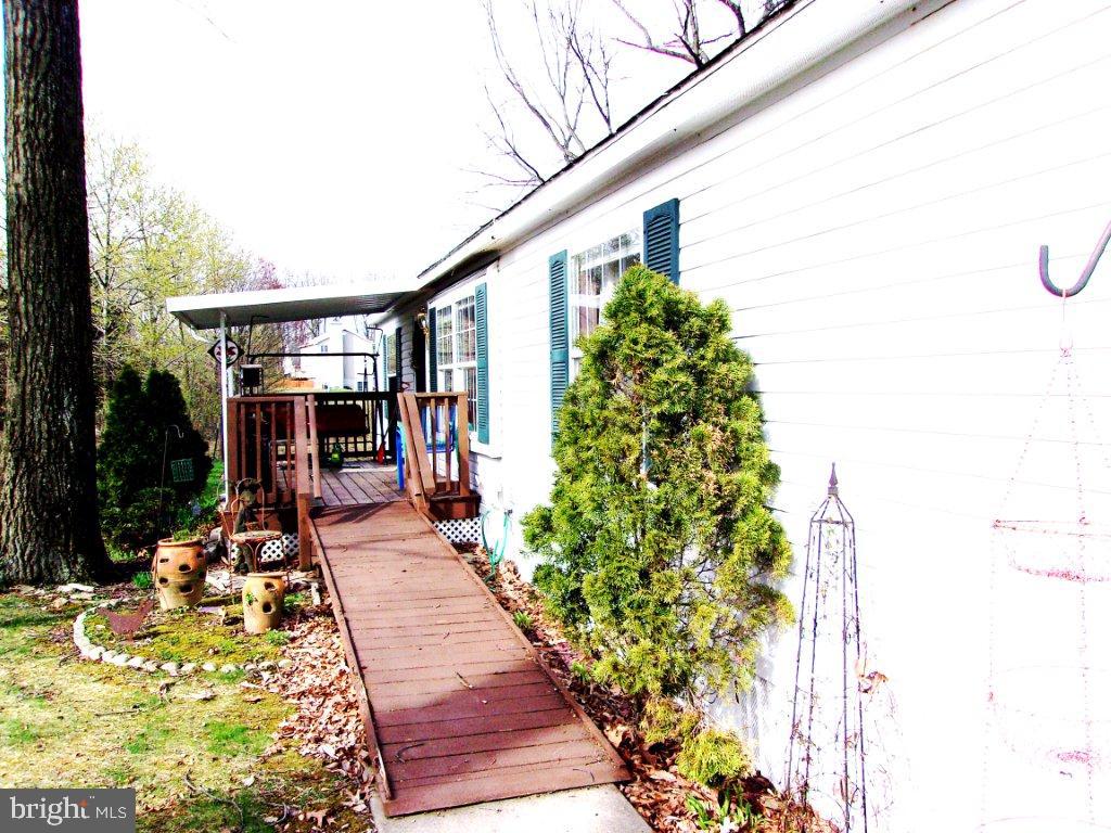 RESTLESS OAKS VILLAGE MHP - Residential