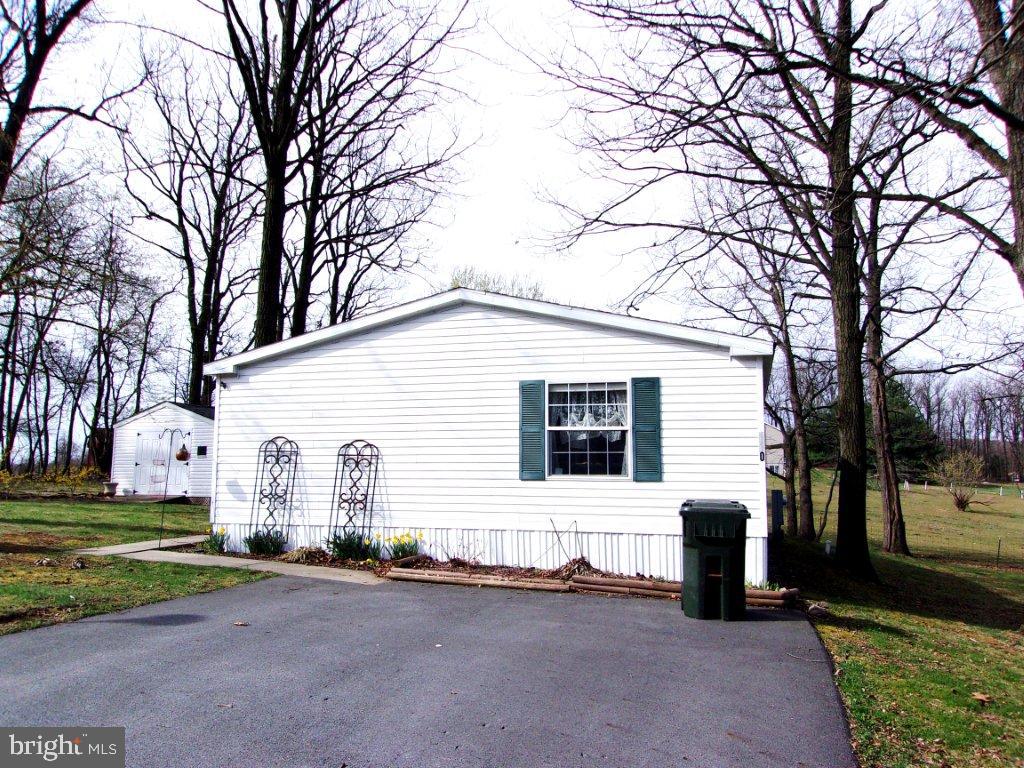 RESTLESS OAKS VILLAGE MHP - Residential