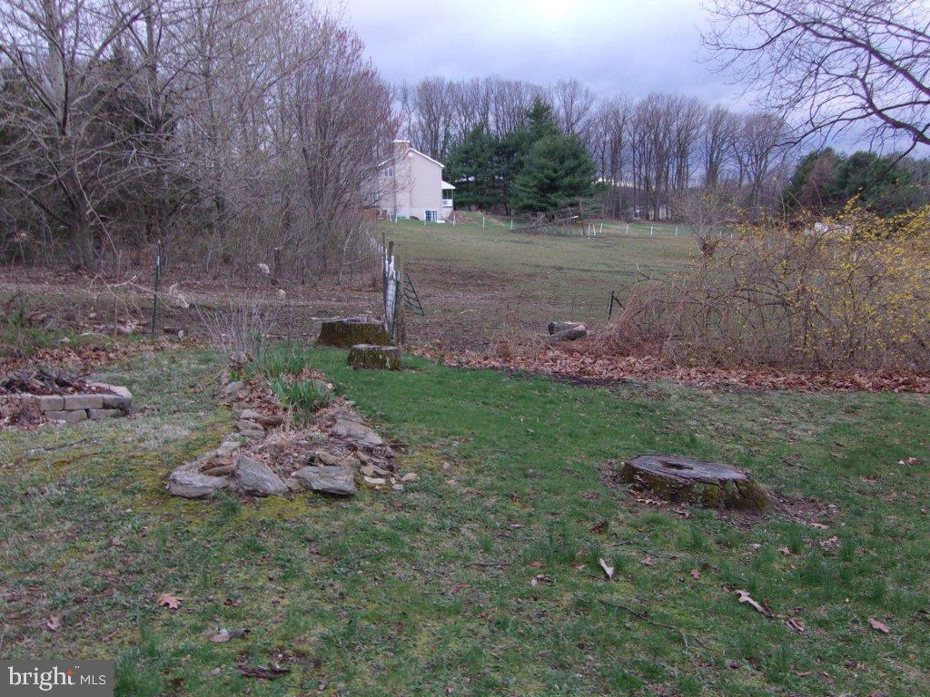 RESTLESS OAKS VILLAGE MHP - Residential