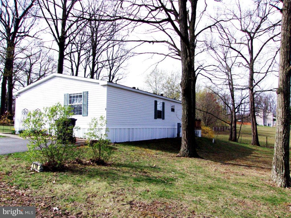 RESTLESS OAKS VILLAGE MHP - Residential