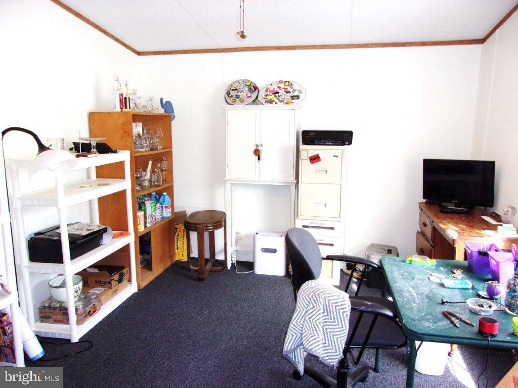 RESTLESS OAKS VILLAGE MHP - Residential