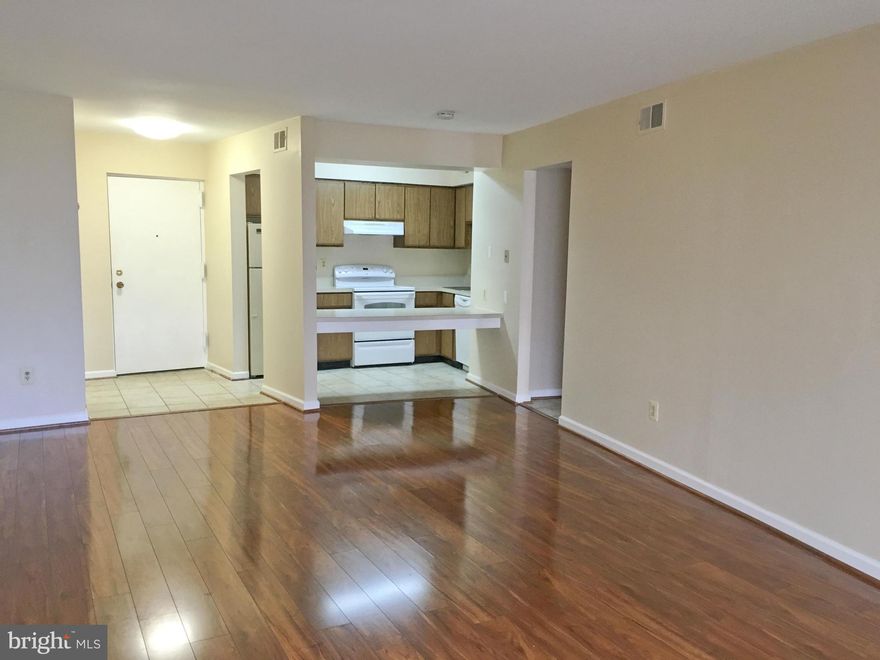 Bright, well maintained 1 bedroom 1 bath apartment at the lower level in a 2 story building. Very quiet area, Lovely Patio opens to green space. Spacious Living room and bedroom. Eat in the kitchen counter. Community pool, Basketball, tennis court, and playground. Shopping and Dining, Public Transportation available.....