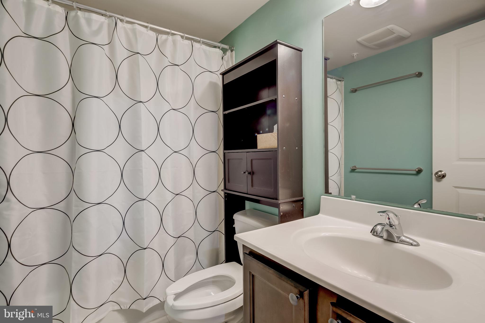 RENAISSANCE SQUARE - Residential