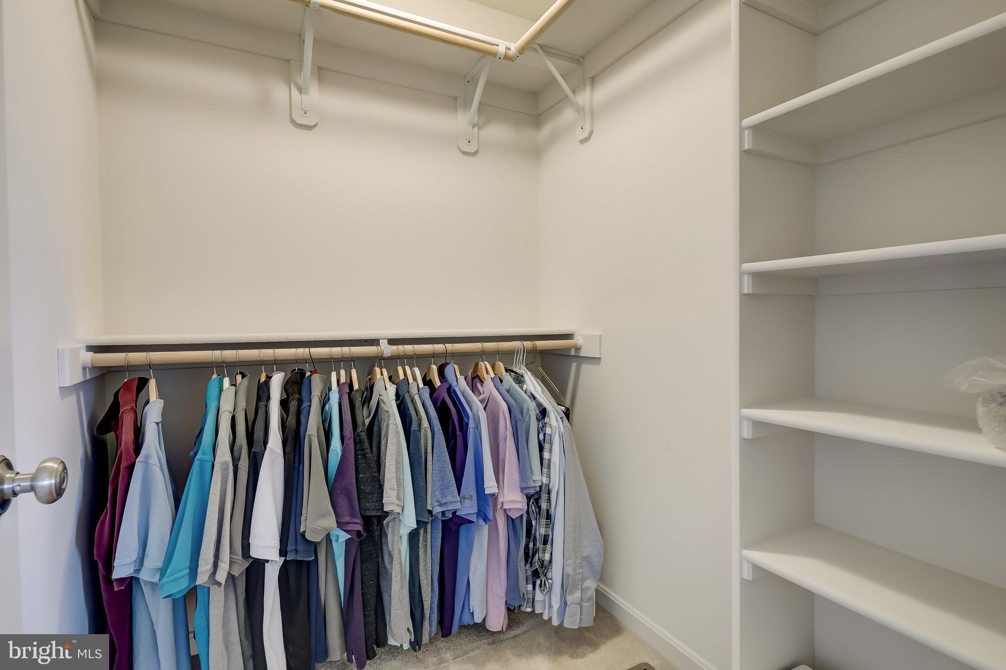 RENAISSANCE SQUARE - Residential