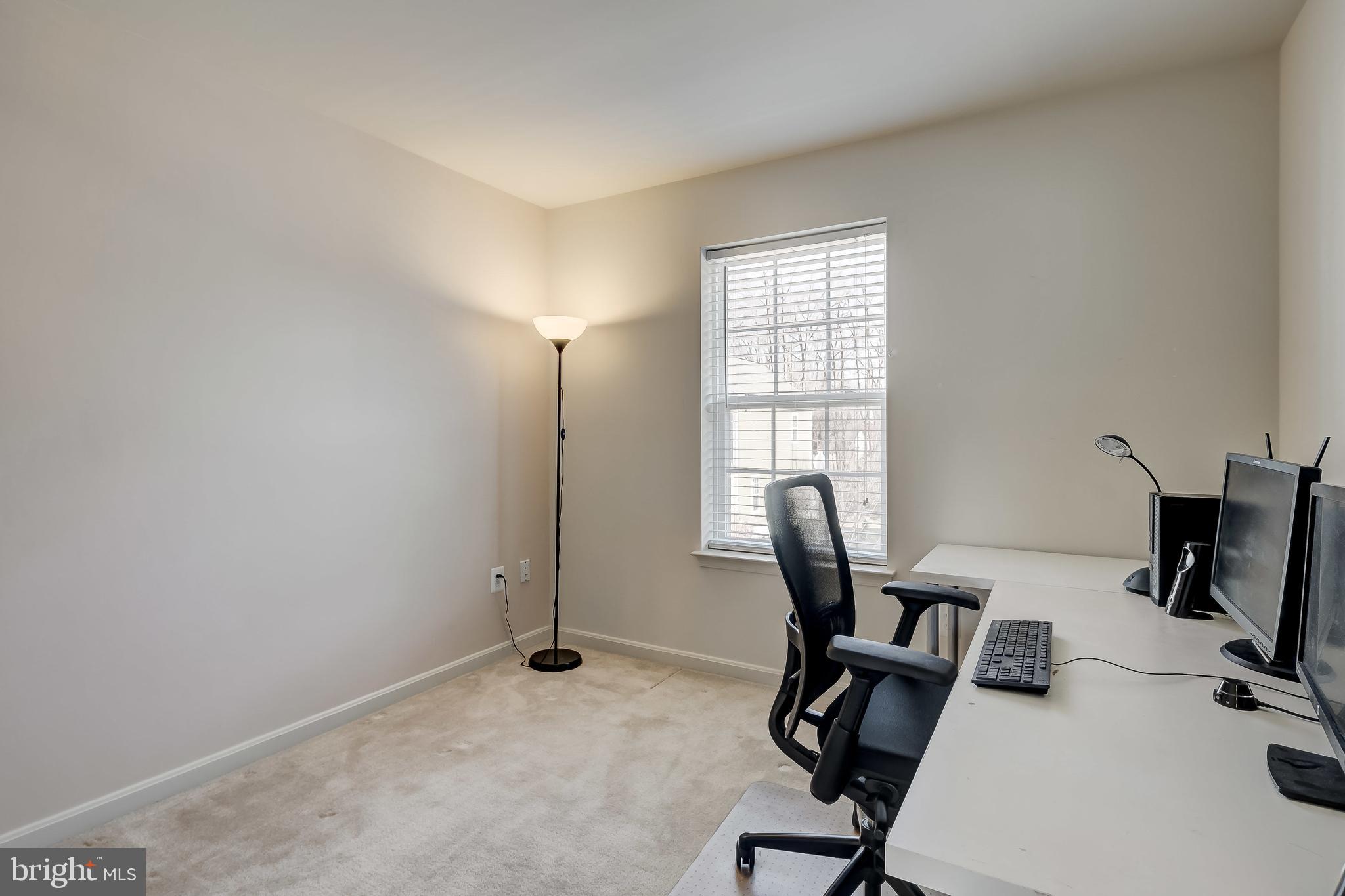 RENAISSANCE SQUARE - Residential