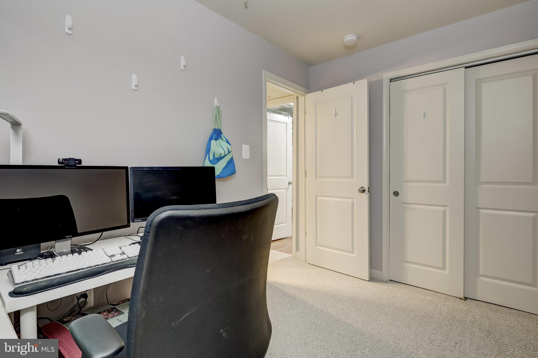 RENAISSANCE SQUARE - Residential