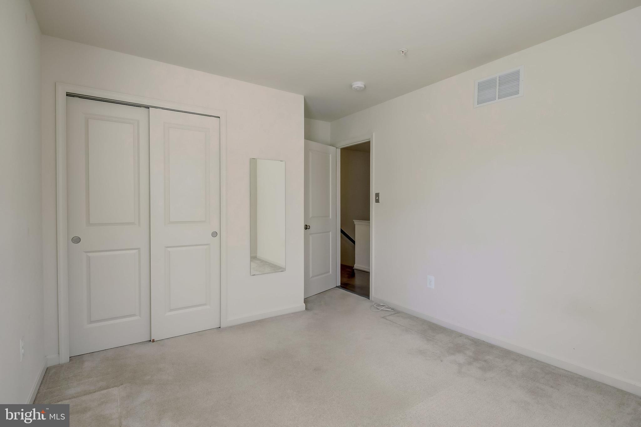 RENAISSANCE SQUARE - Residential