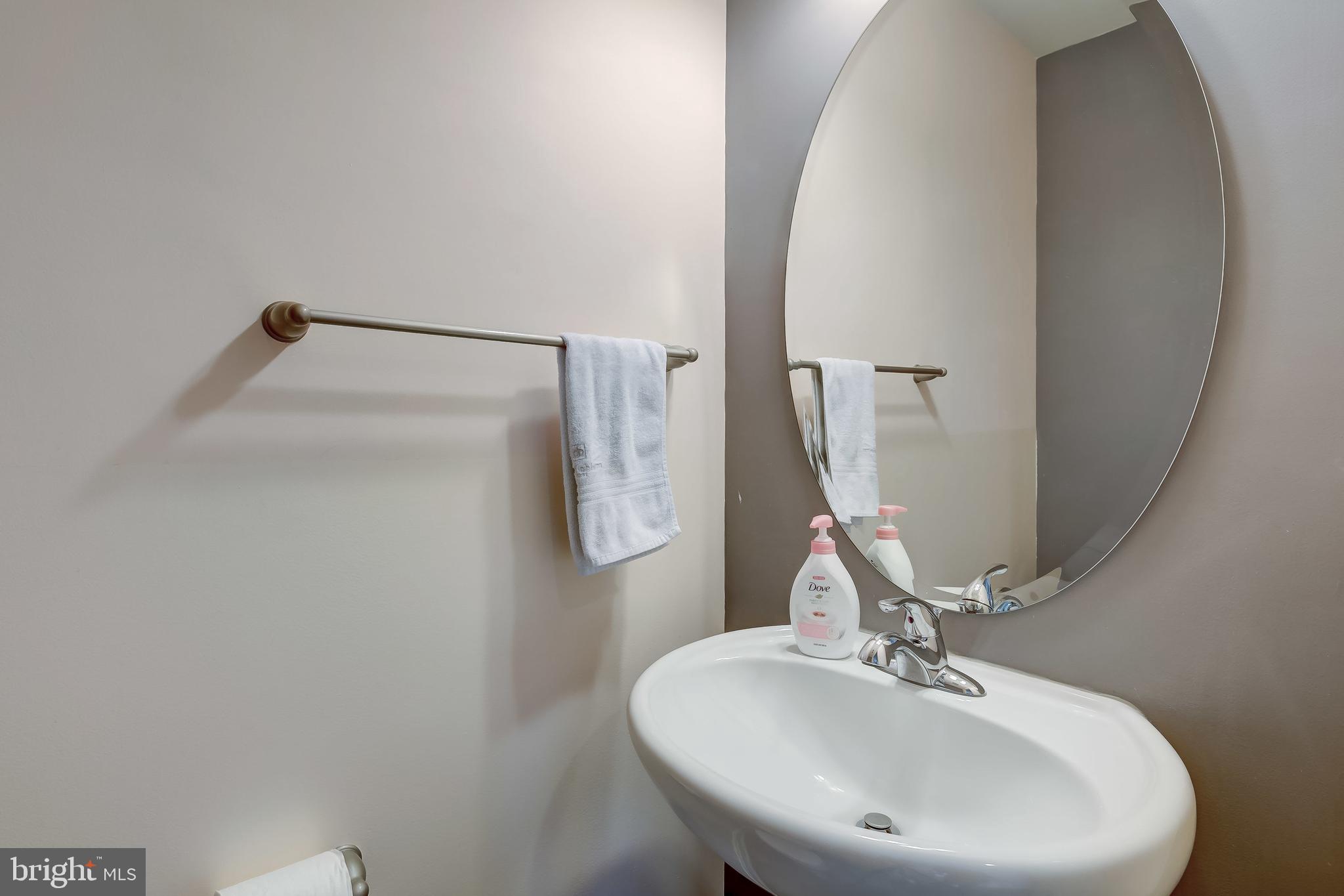 RENAISSANCE SQUARE - Residential