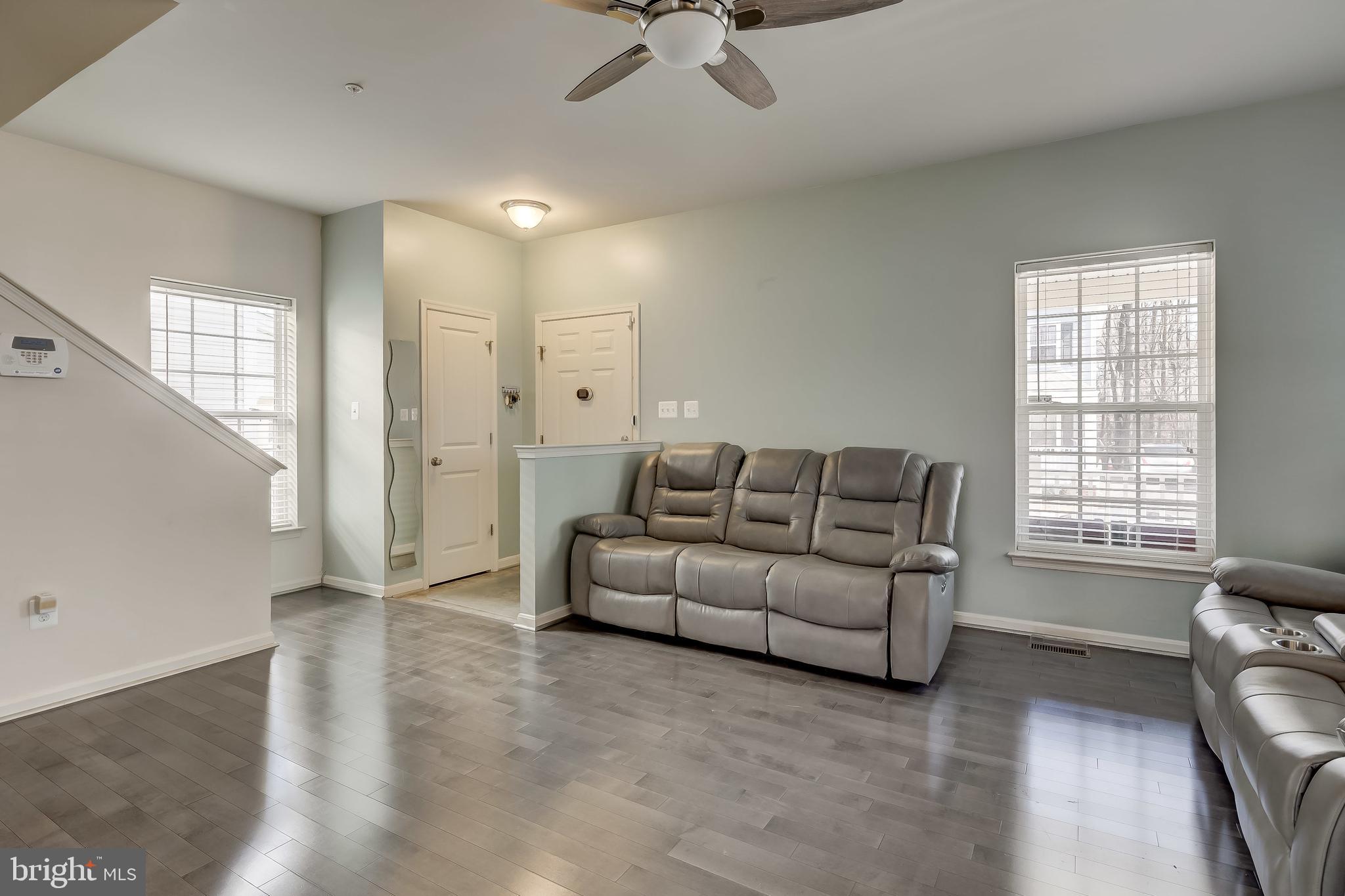 RENAISSANCE SQUARE - Residential