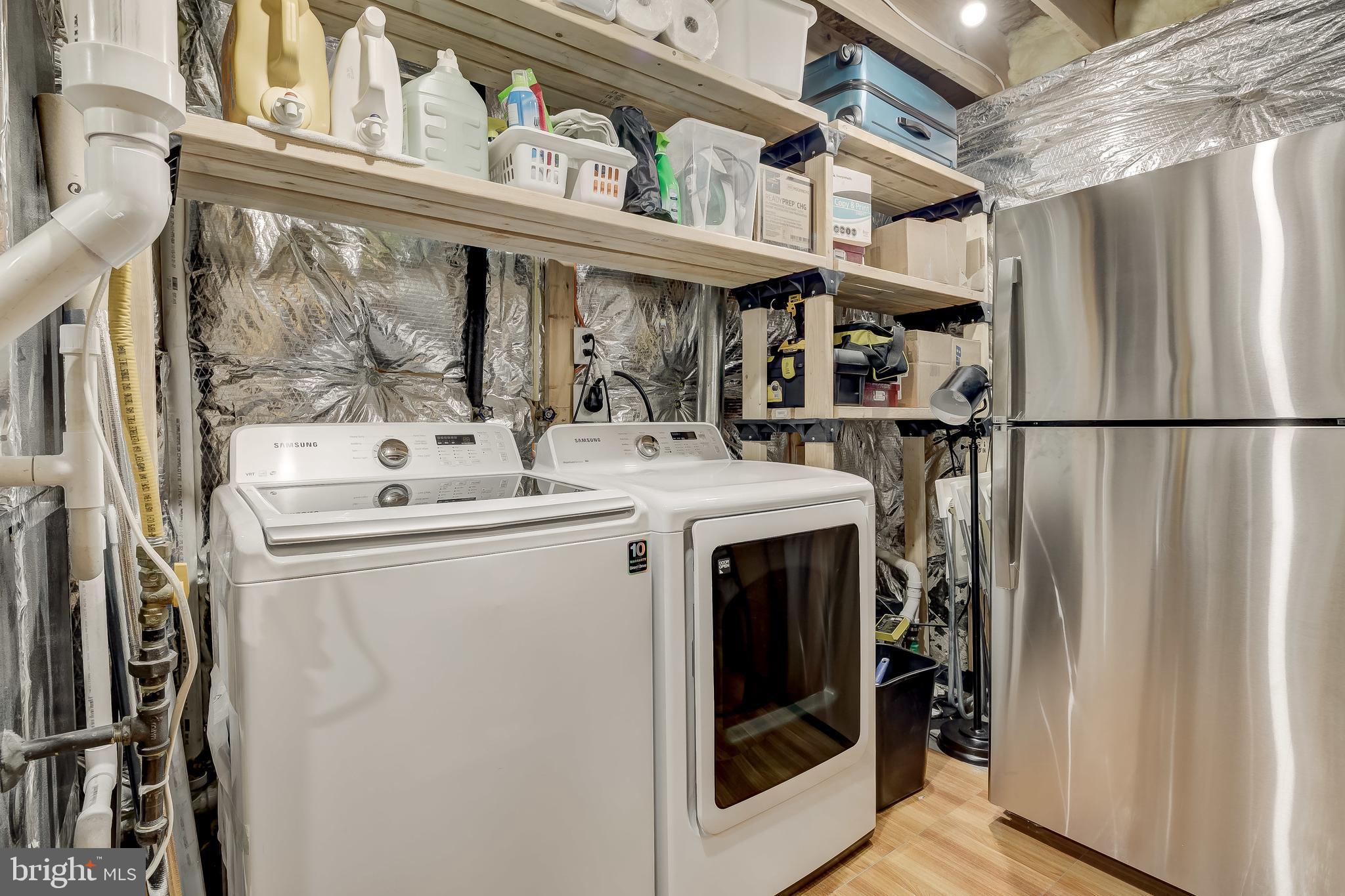 RENAISSANCE SQUARE - Residential