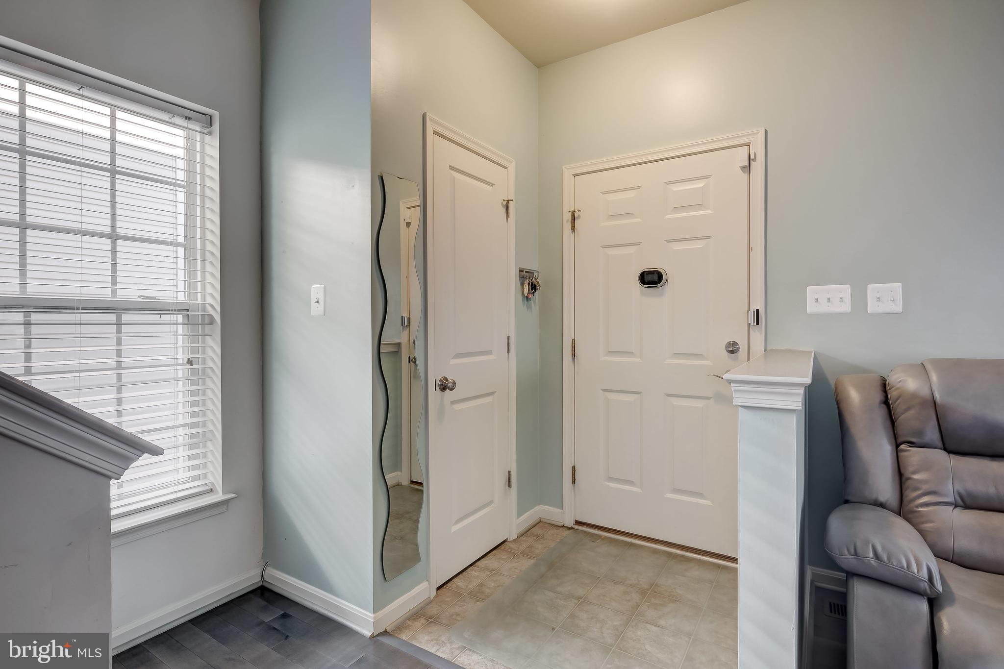 RENAISSANCE SQUARE - Residential