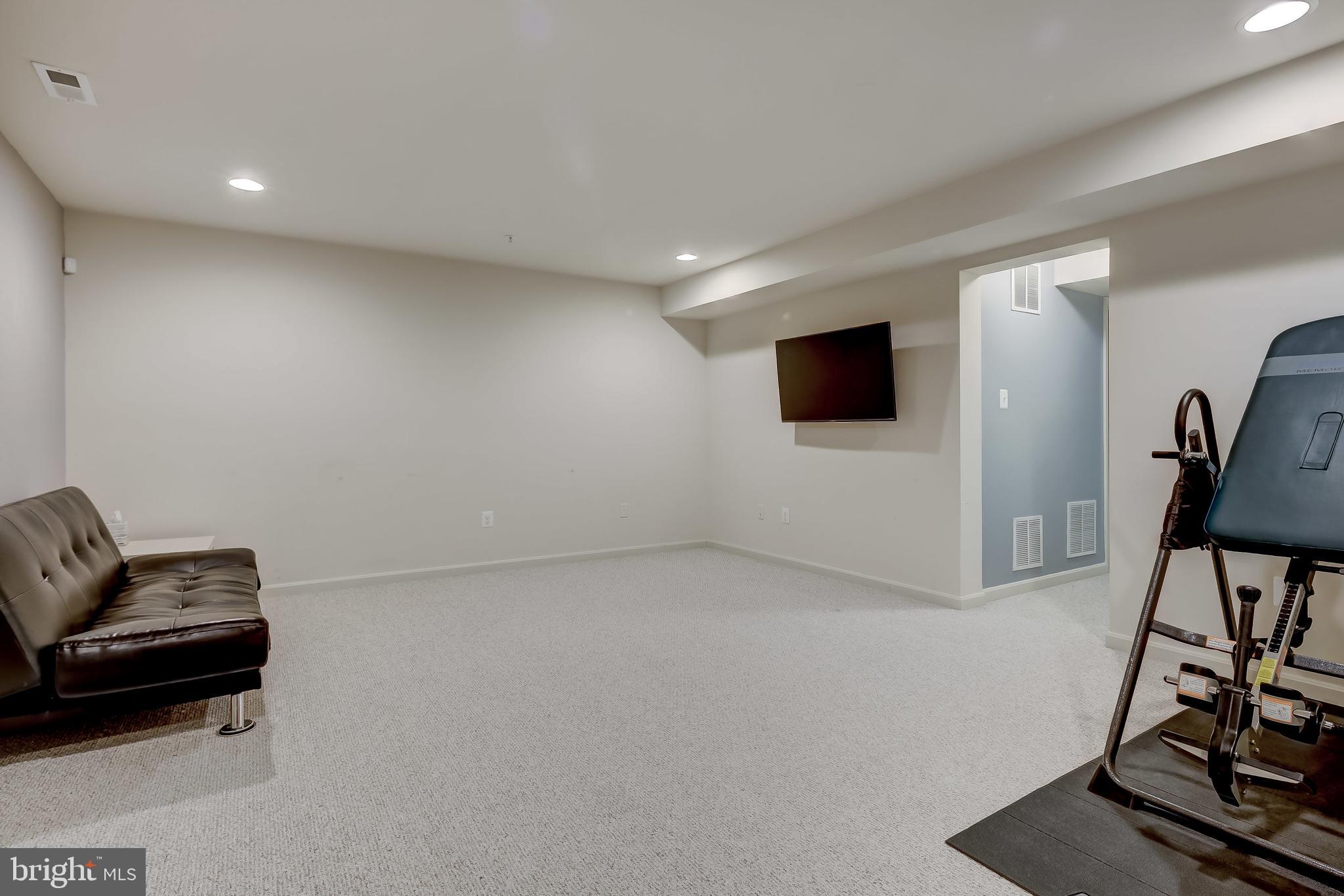 RENAISSANCE SQUARE - Residential