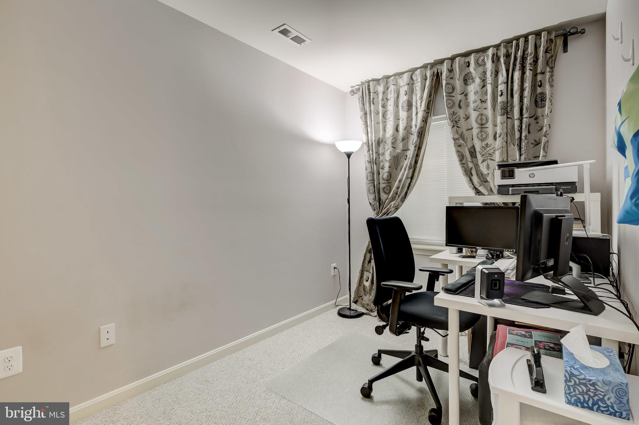 RENAISSANCE SQUARE - Residential