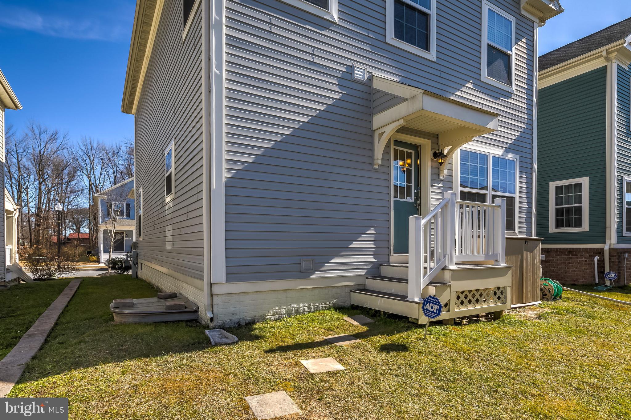 RENAISSANCE SQUARE - Residential