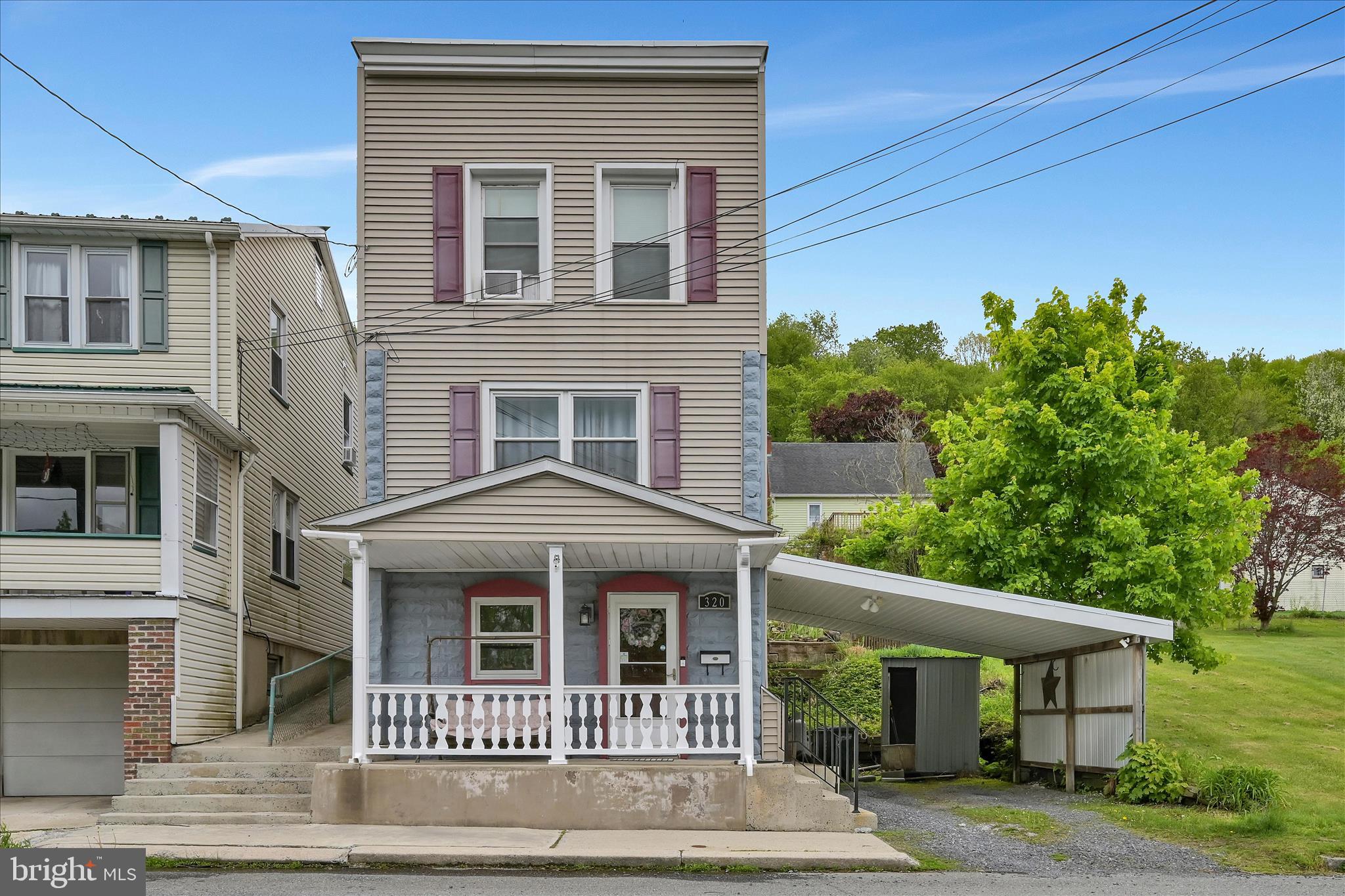 320 E BACON STREET