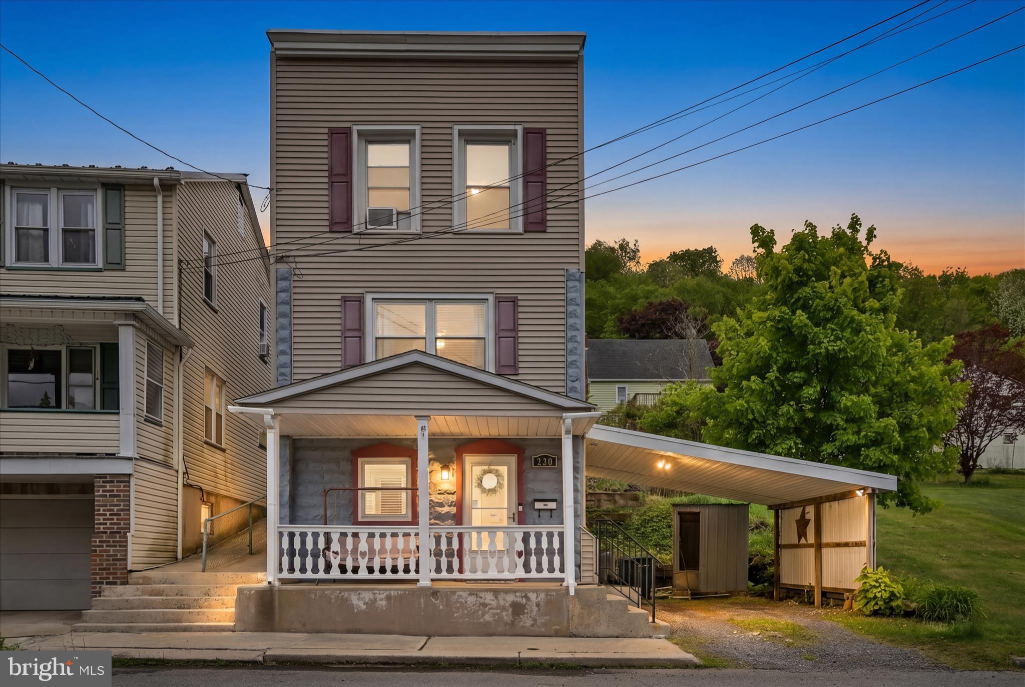 320 E BACON STREET