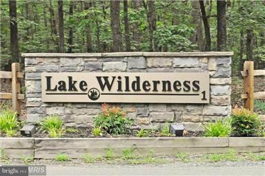 LAKE WILDERNESS - Land