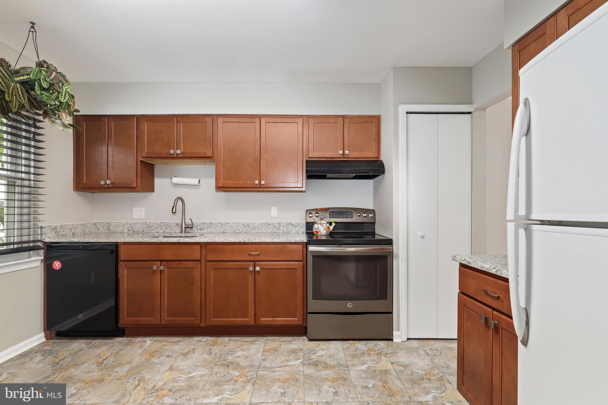 POINT OF WOODS - Residential