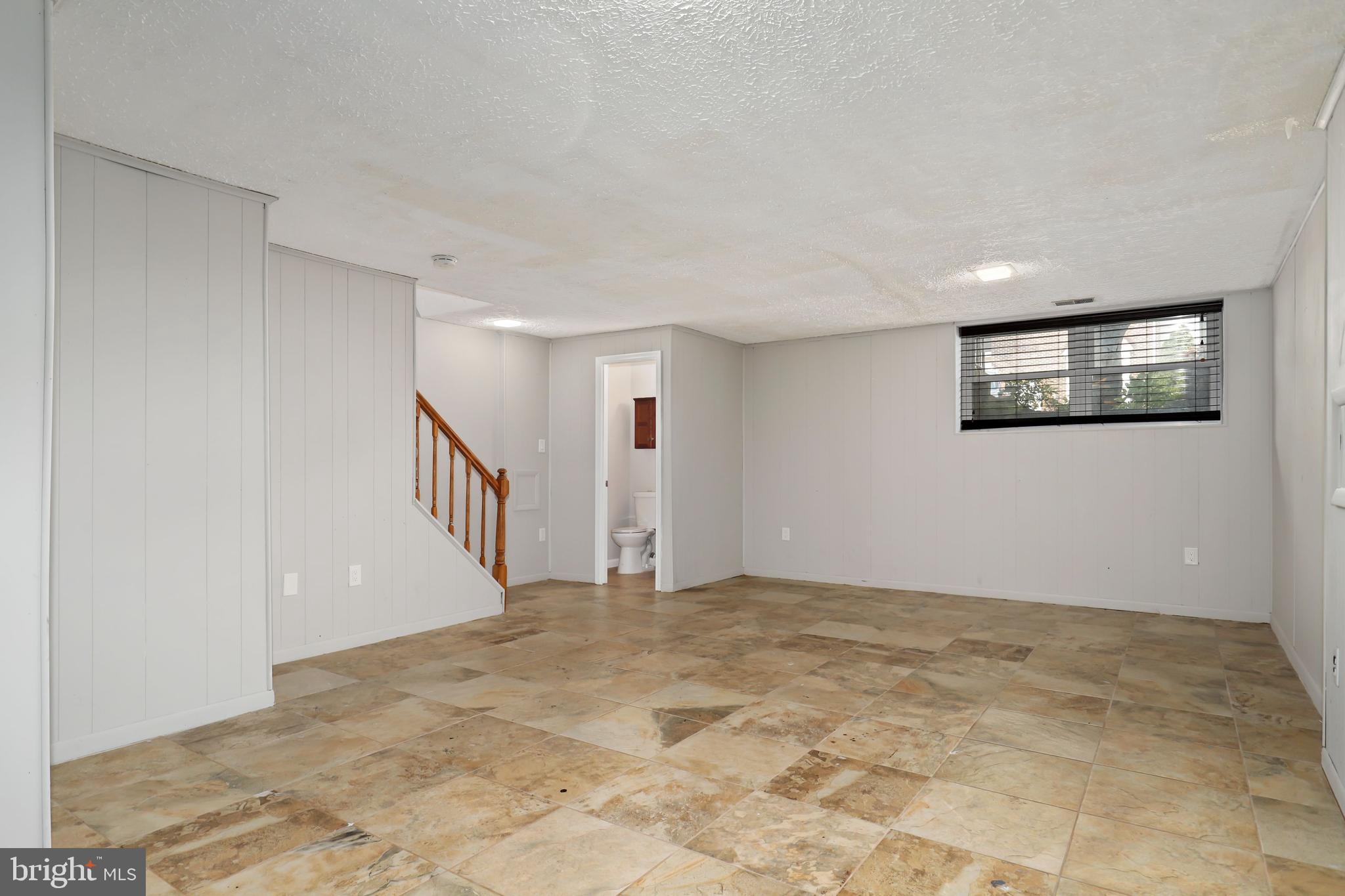 POINT OF WOODS - Residential