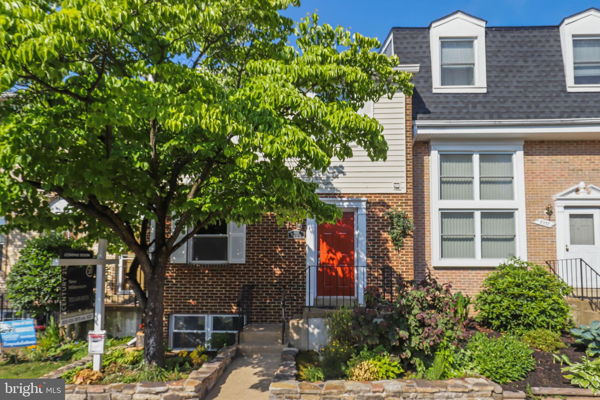 POINT OF WOODS - Residential